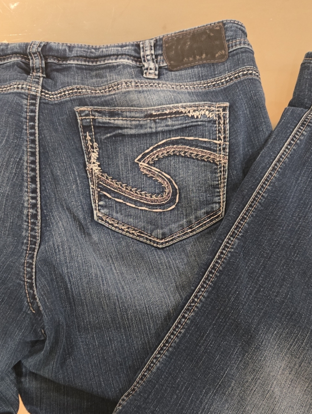 Silver Jeans Dark Blue Slim Skinny with Embroidered Back Pocket